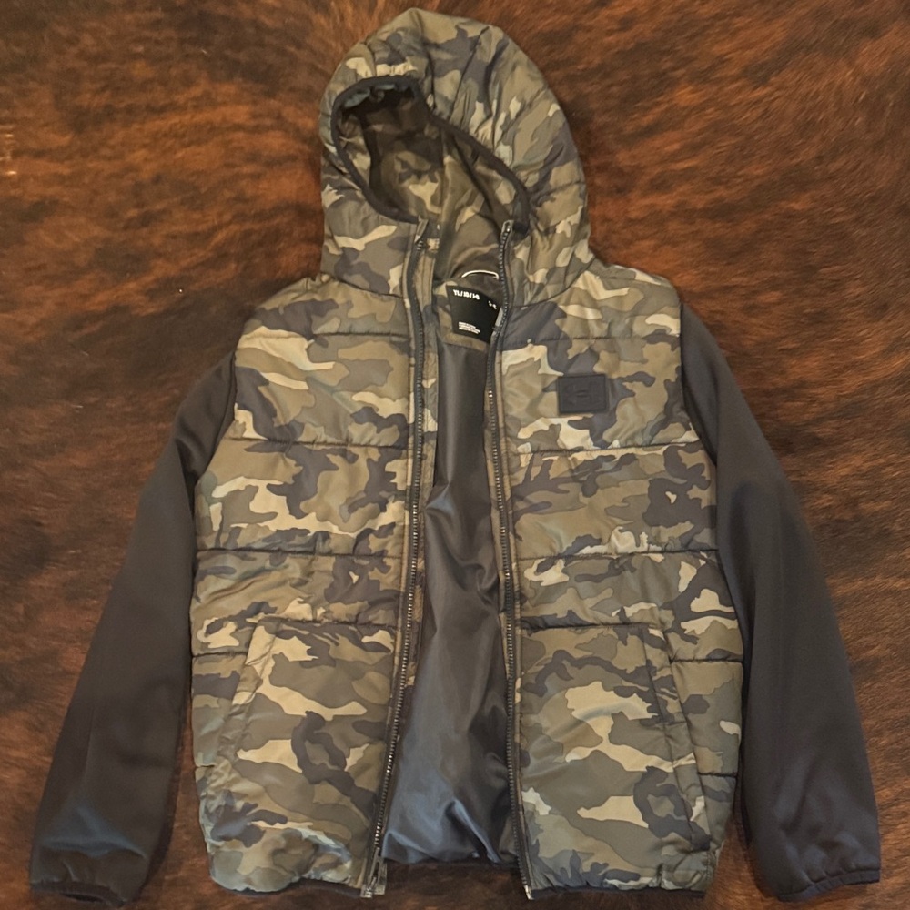 Boys Under  Armour Camo puffer jacket with hood